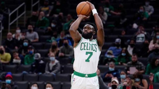 1635554407534077793.jpg jaylen-brown-2021-celtics-preseason-ap-photo-1634762944.jpg